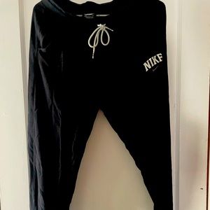 Women’s Small Nike Joggers